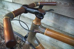 Fahrradrahmen aus lokalem Holz