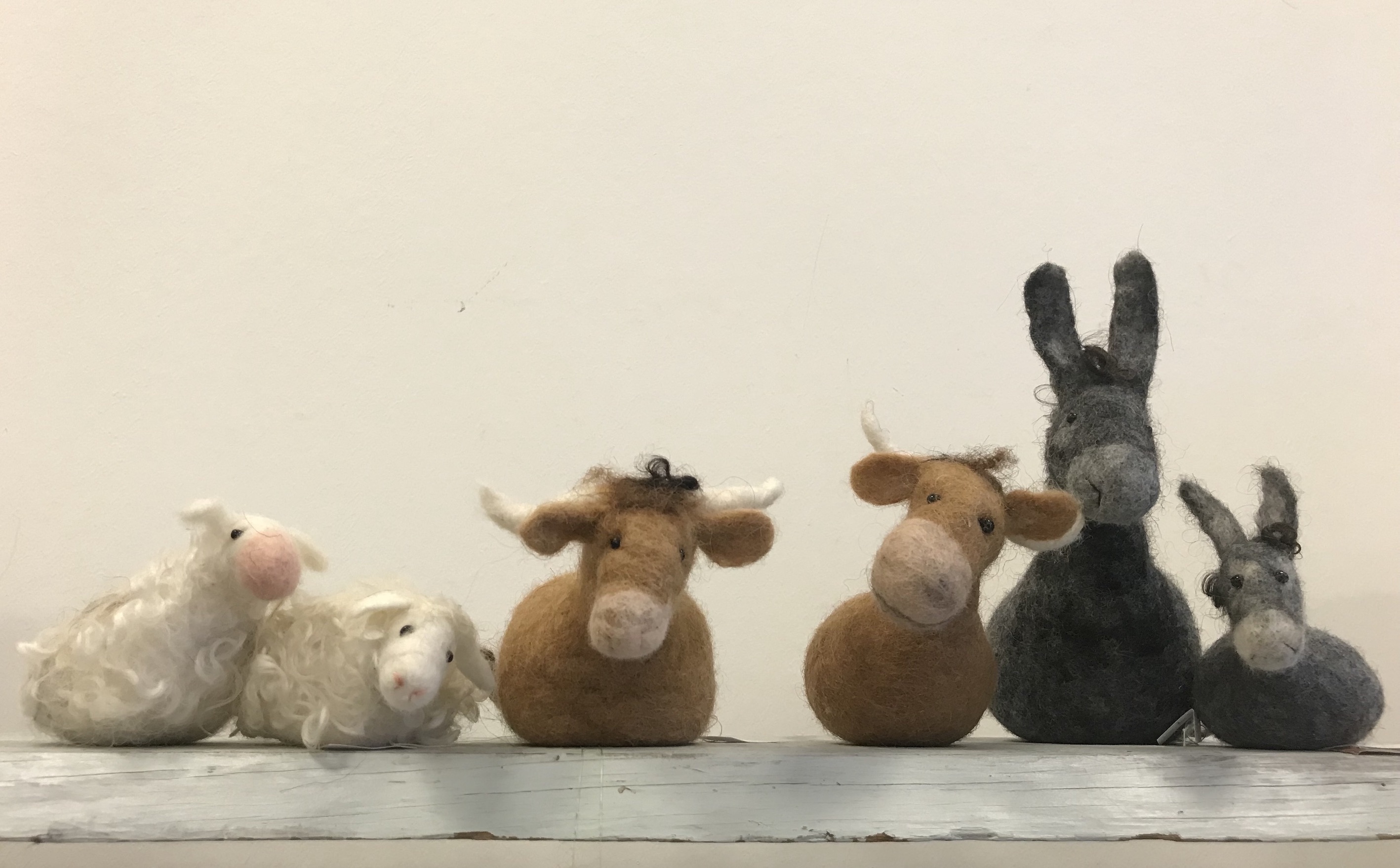Gefilzte Tiere: Schafe, Kühe, Esel