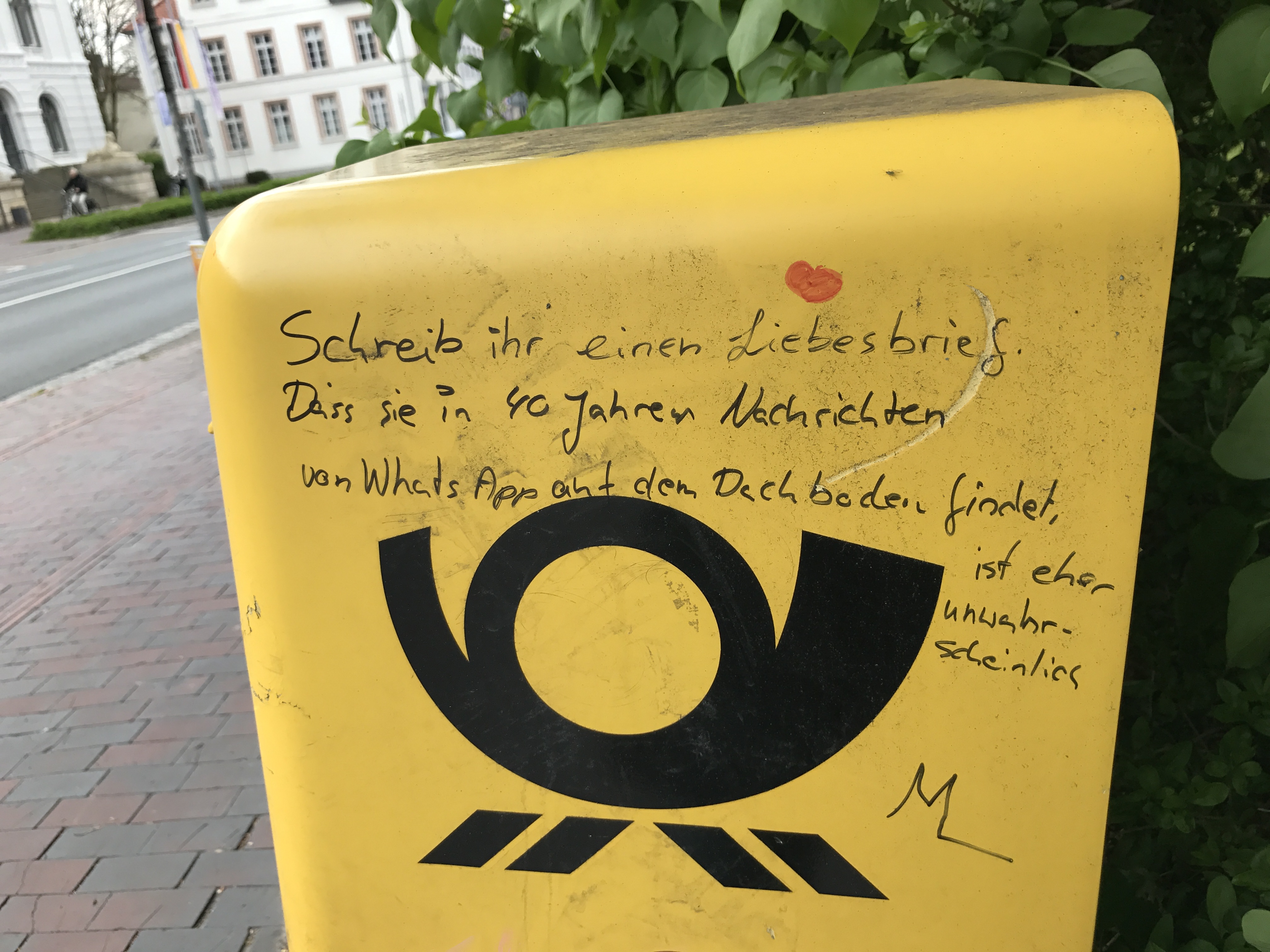 Postkasten mit handschriftlicher Aufforderung zum Briefeschreiben, Oldenburg
