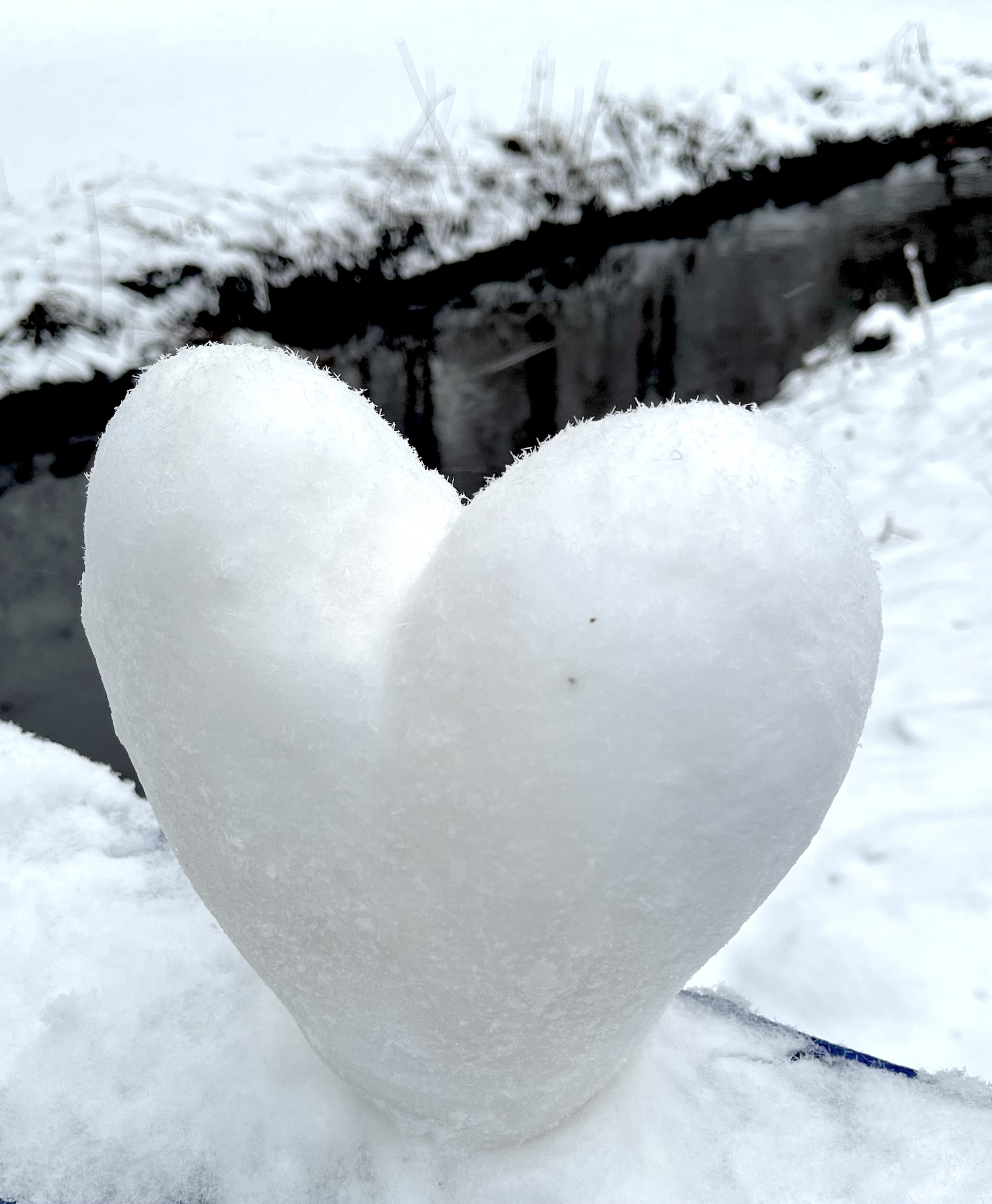 Herz aus Schnee